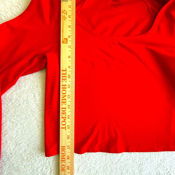 Athleta Crop Top Red Size M Bodycon Scoop Neck Long Sleeve - Picture 10 of 11